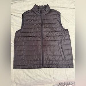 Aeropostale Men's black Vest L